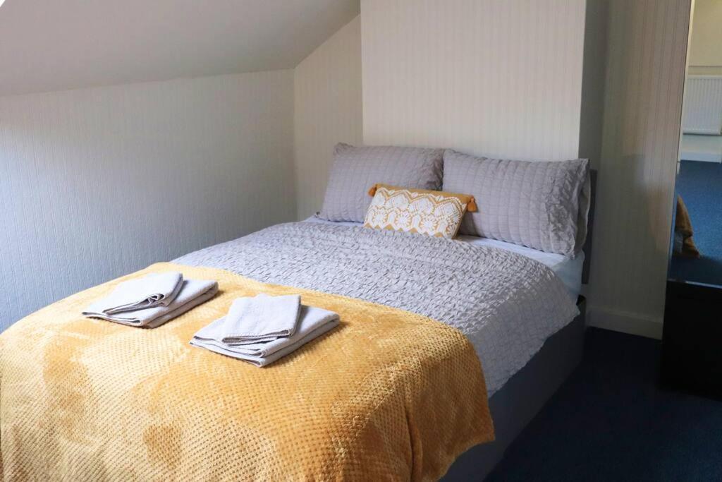 Peaceful 2 Bed House Free Wifi And Parking Apartment Leeds  Ngoại thất bức ảnh