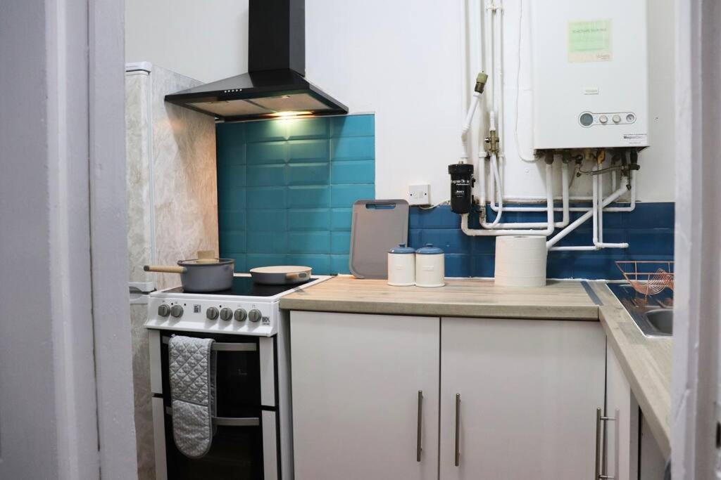 Peaceful 2 Bed House Free Wifi And Parking Apartment Leeds  Ngoại thất bức ảnh